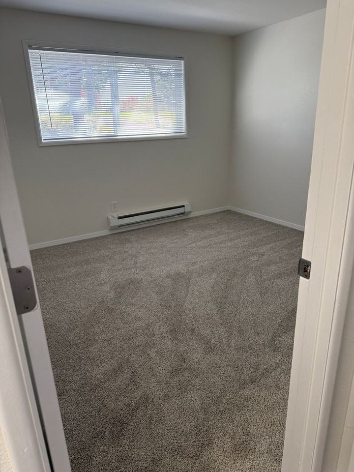 2425 State St - Photo 7 of 17