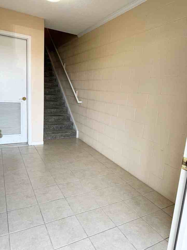 621 Virginia St - Photo 3 of 20