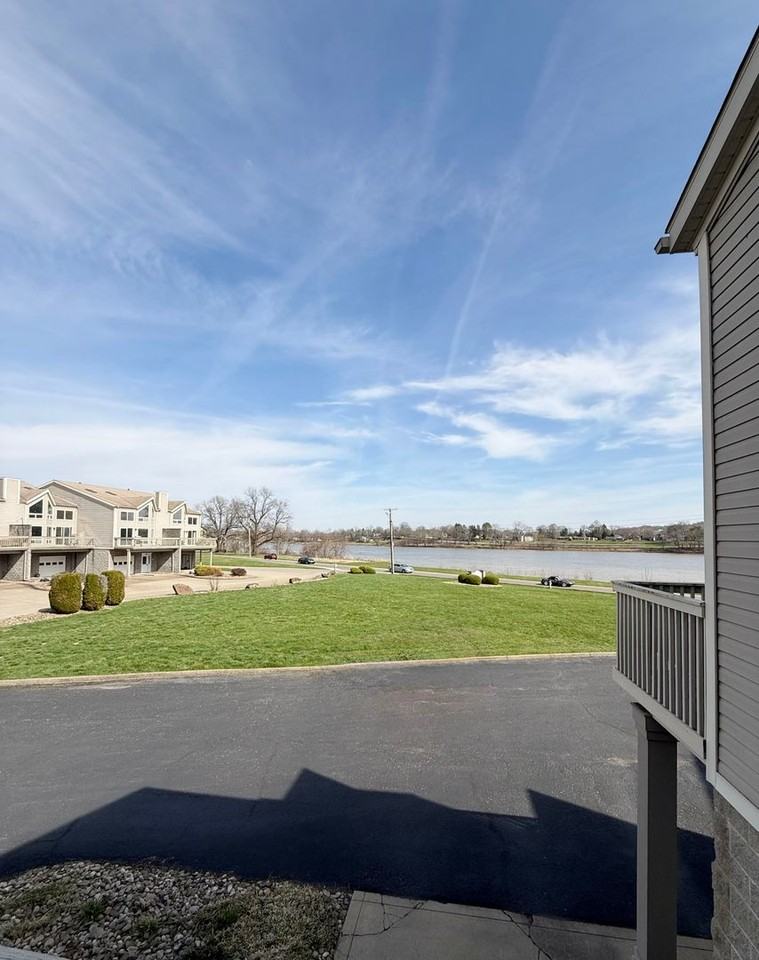 621 Virginia St - Photo 6 of 20