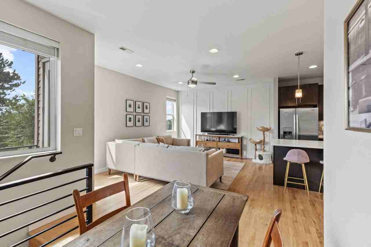 3553 S Emerson St - Photo 4 of 28