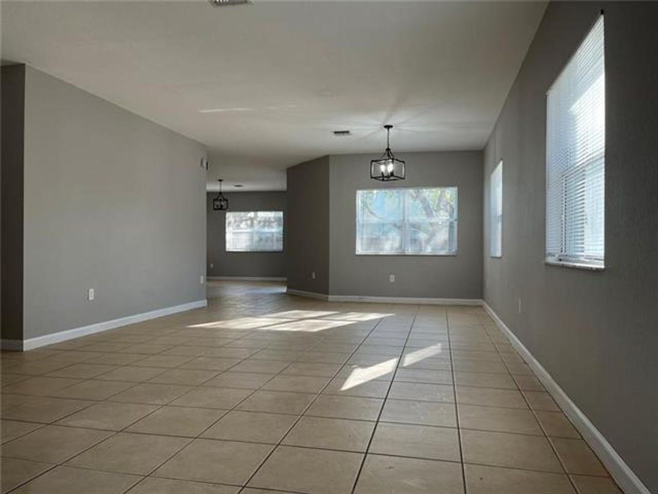 349 Ne 36th Ter #0 - Photo 4 of 21