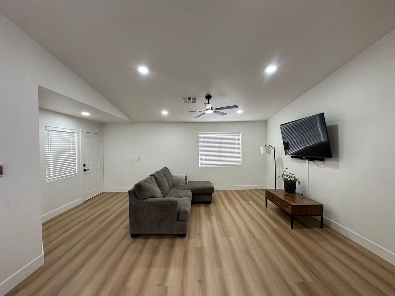 3244 Idaho Springs St - Photo 3 of 21