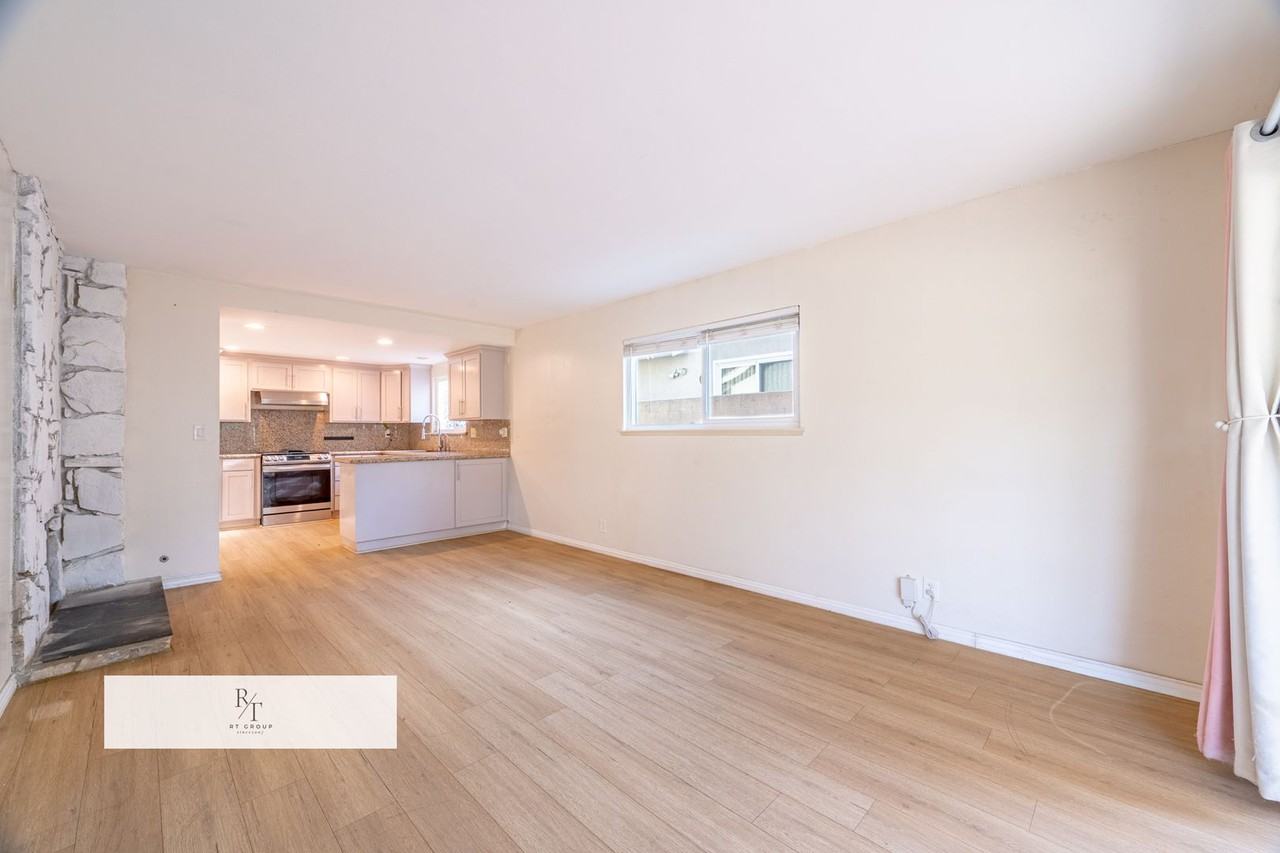 20359 Lake Erie Dr - Photo 5 of 15