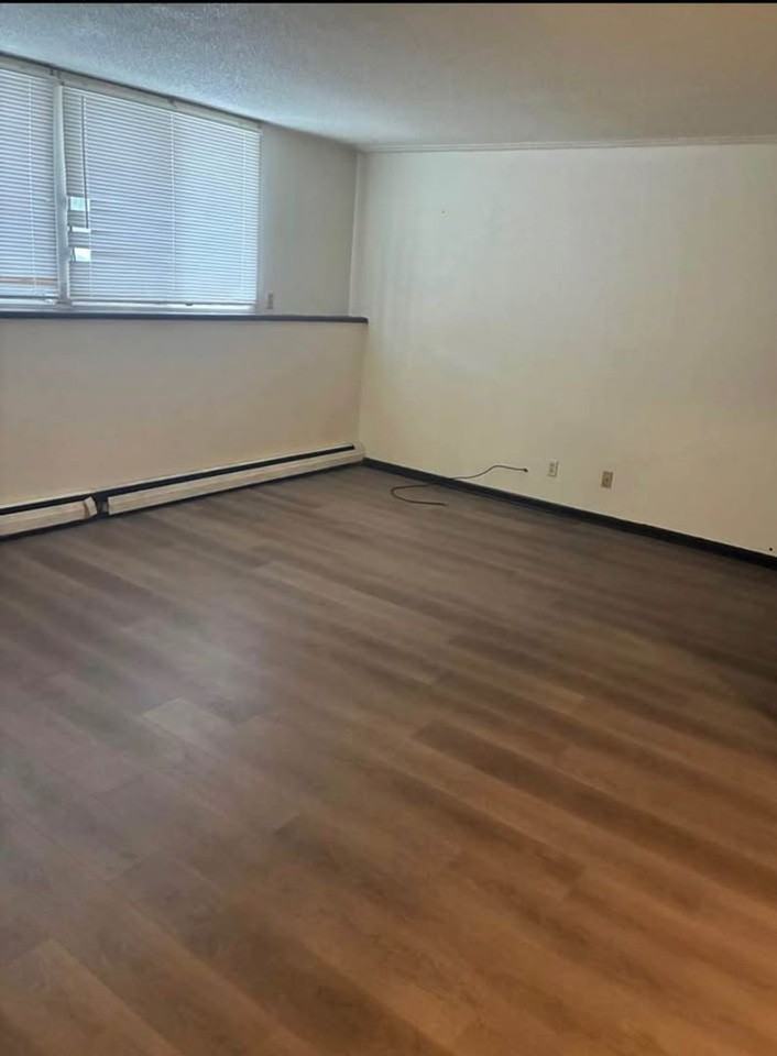 481 Sunset Dr - Photo 3 of 9