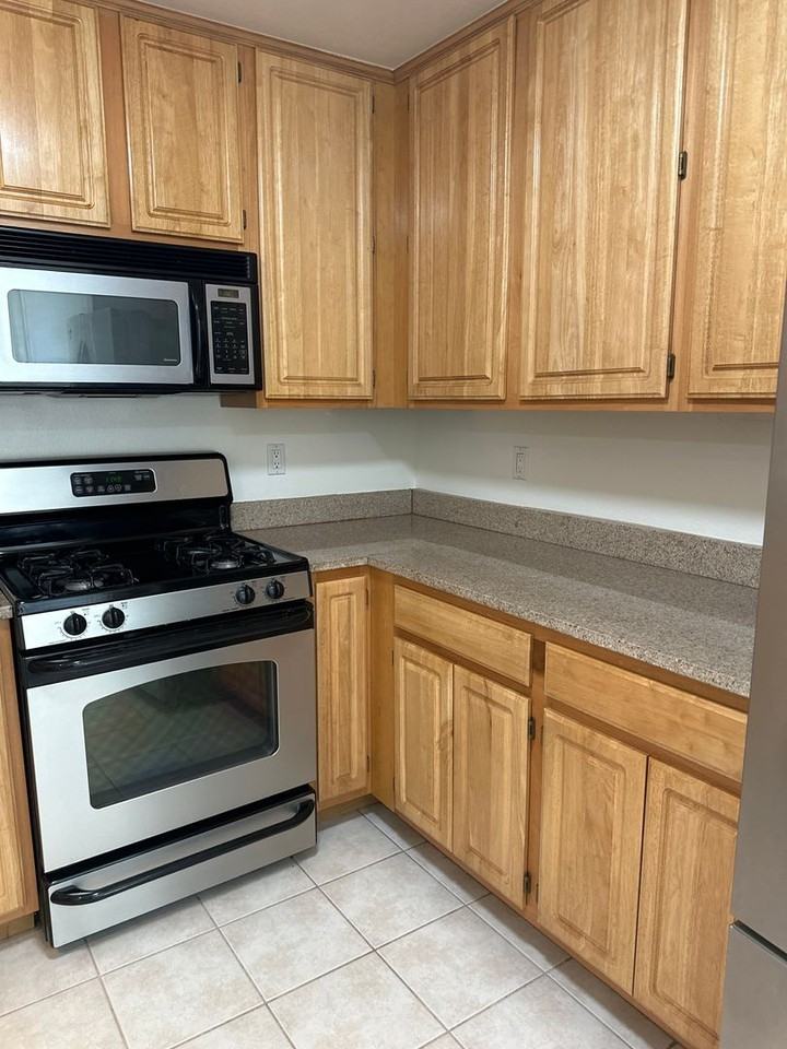 900 S Meadows Pkwy #511 - Photo 6 of 12