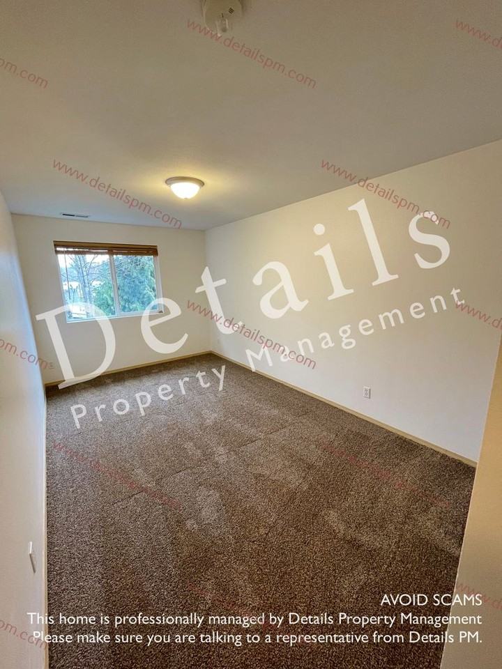 106 Ne Tucannon Ct - Photo 3 of 15