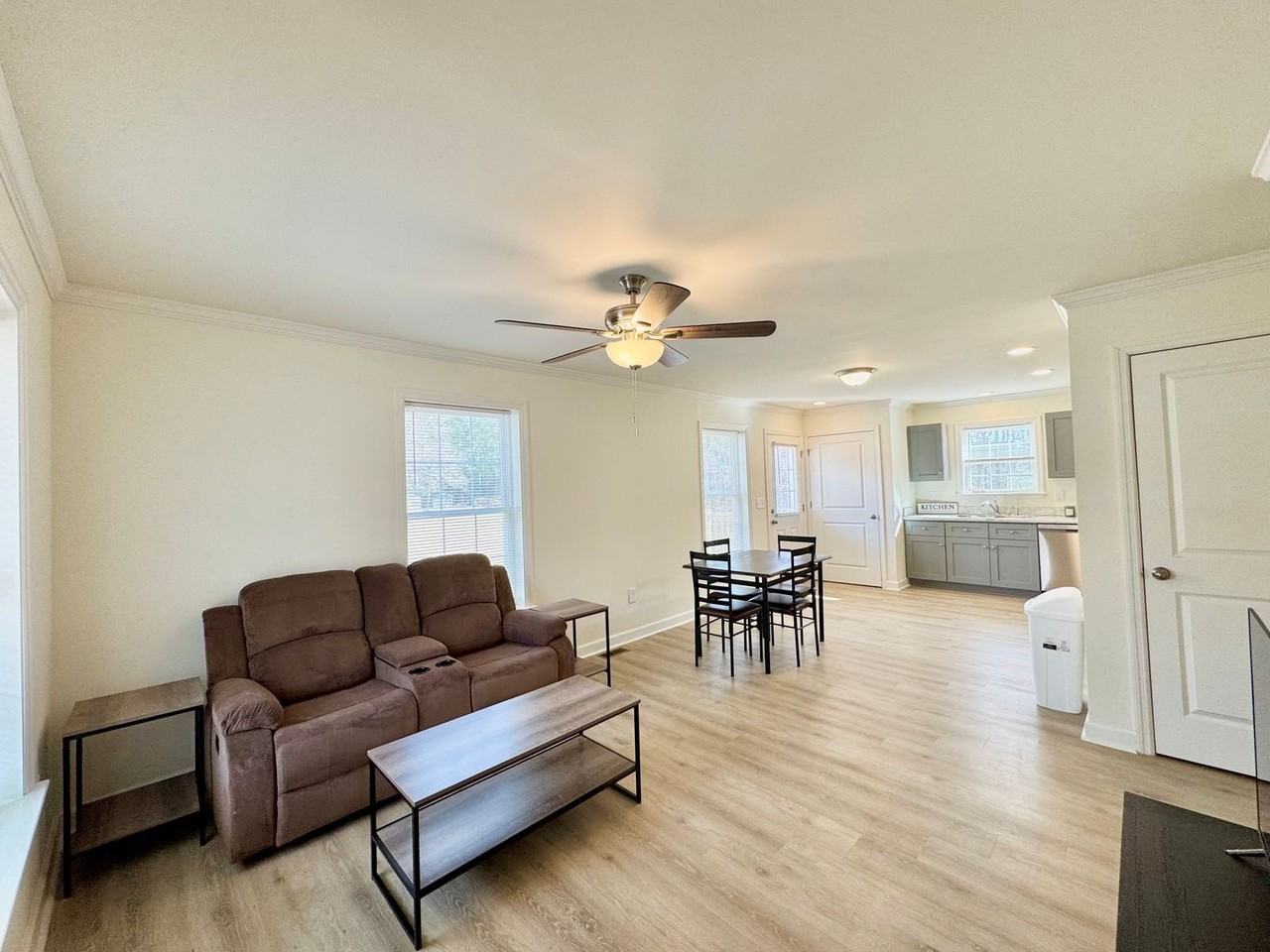1712 Draper Rd - Photo 2 of 13
