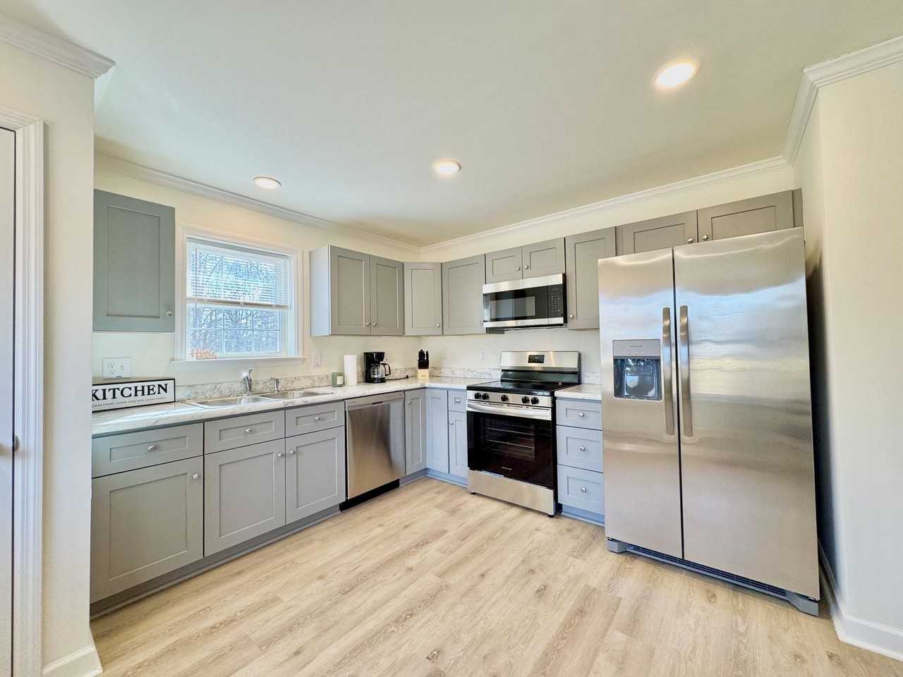 1712 Draper Rd - Photo 4 of 13