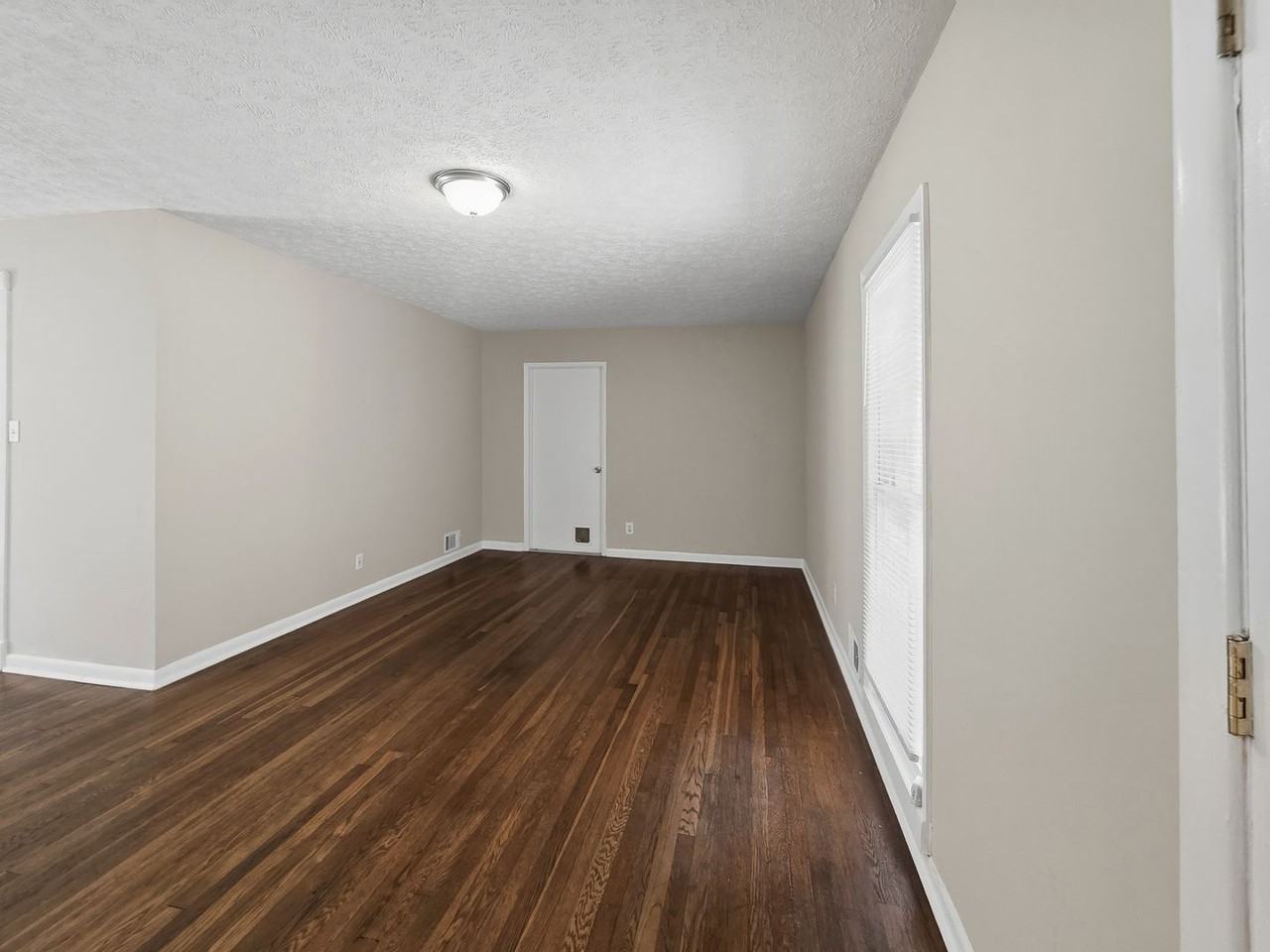 228 Stoneybrook Dr - Photo 5 of 27