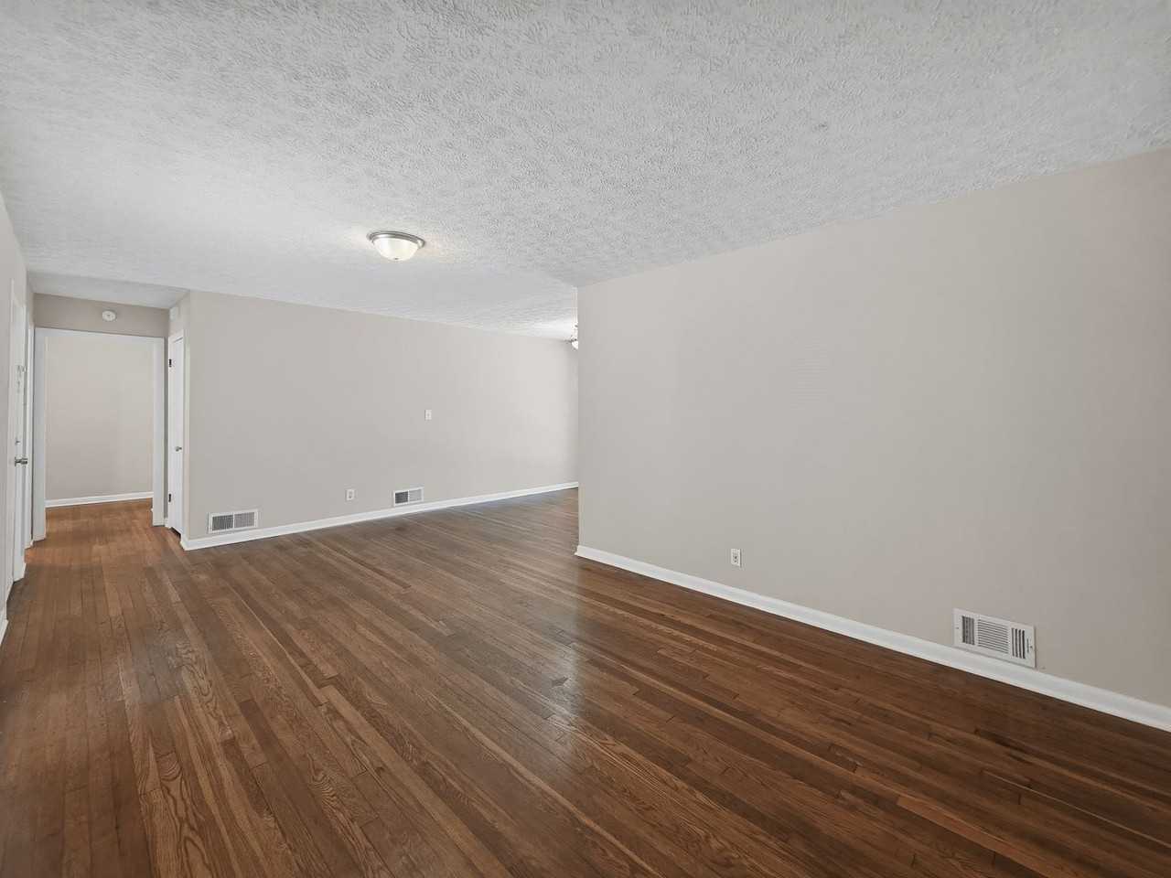 228 Stoneybrook Dr - Photo 6 of 27