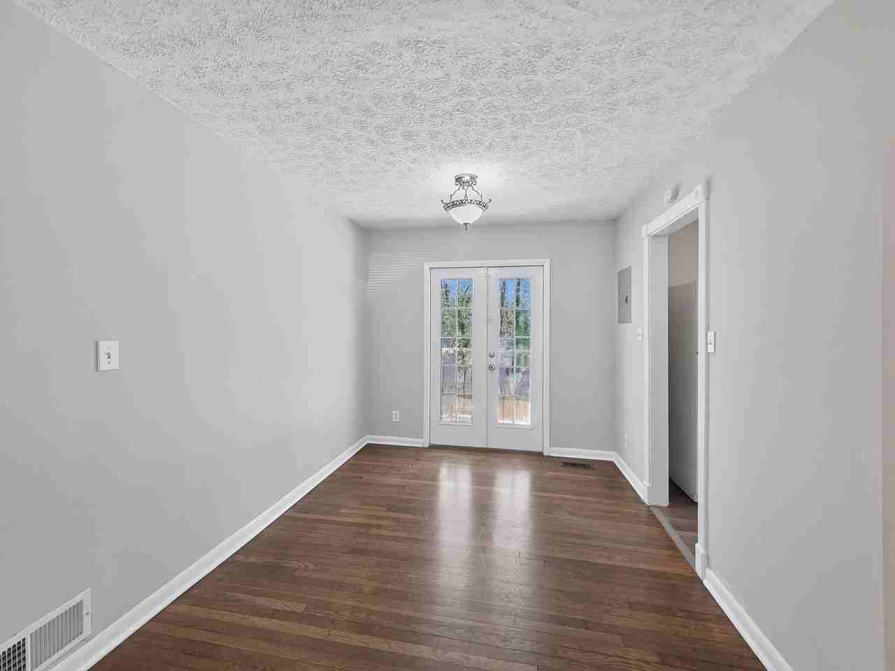 228 Stoneybrook Dr - Photo 7 of 27