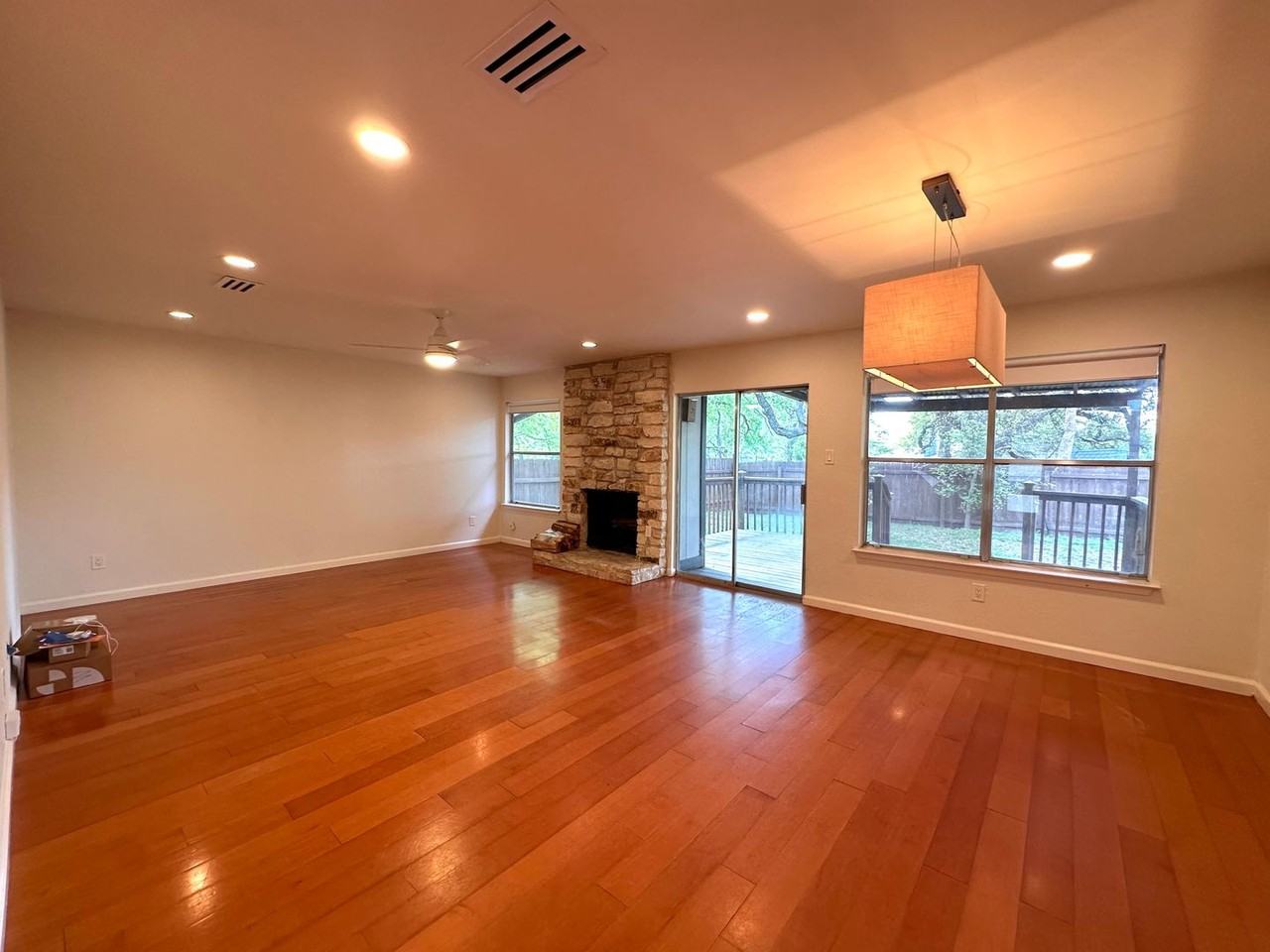 2711 Wilcrest Dr - Photo 6 of 24