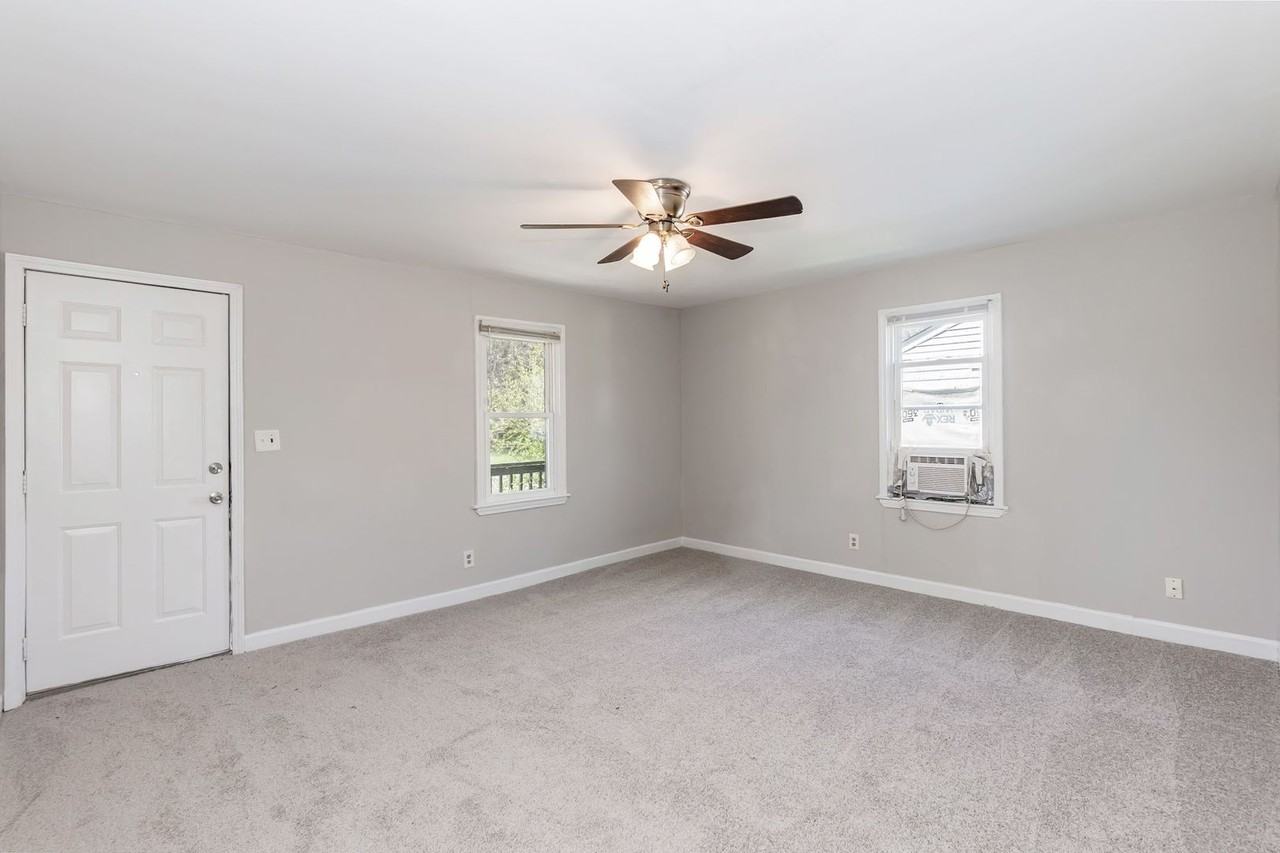 650 Montgomery St - Photo 6 of 18