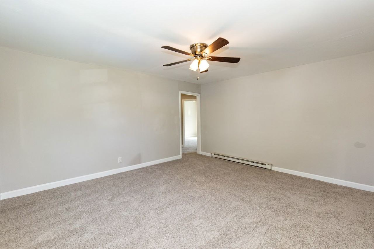 650 Montgomery St - Photo 7 of 18