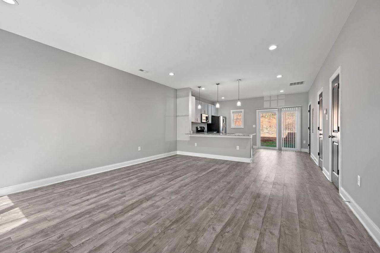 17 Emanuel Ct - Photo 7 of 30