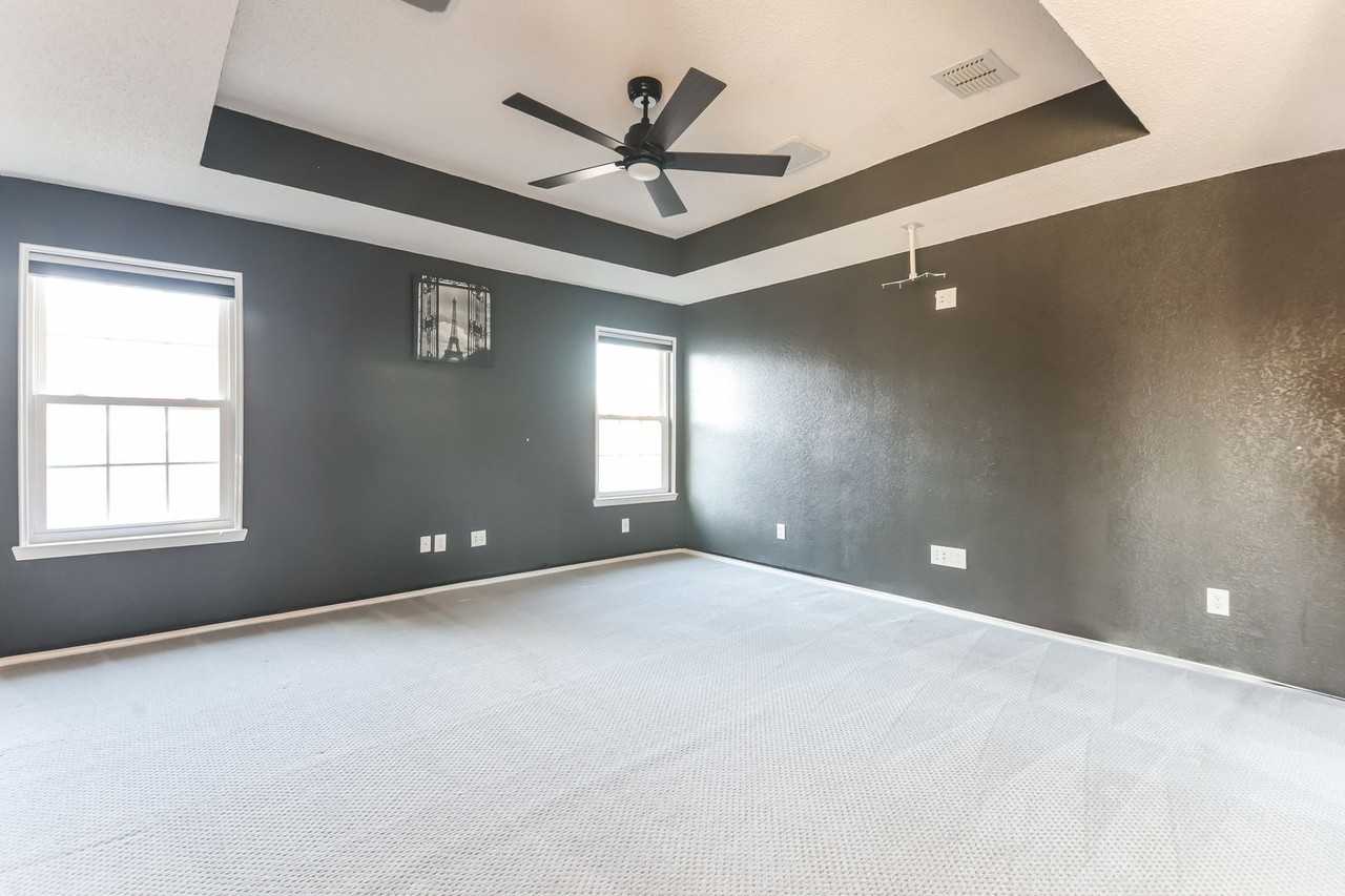 6111 Arlington Dr - Photo 3 of 23