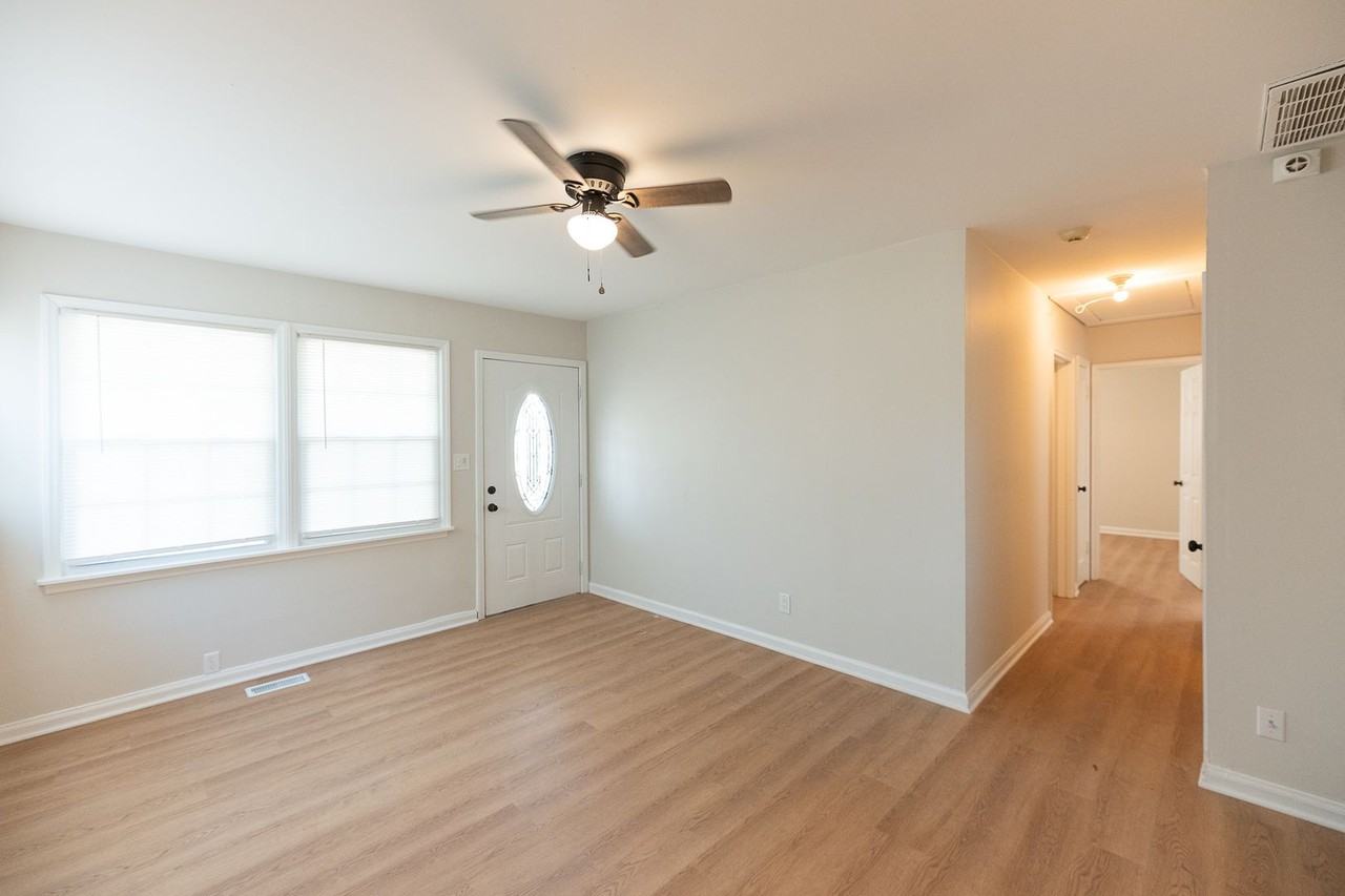 1305 Andover Ave - Photo 7 of 29