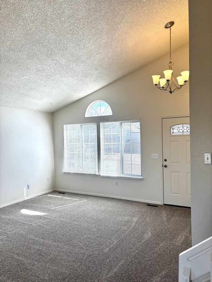 303 Saddlewood Cir - Photo 3 of 25