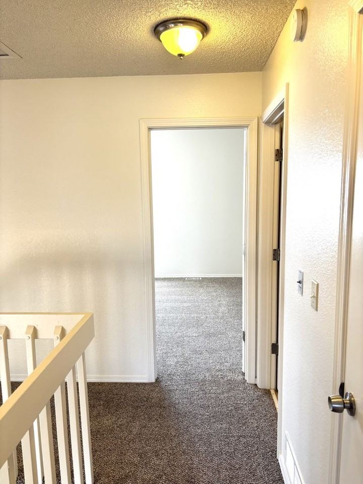 303 Saddlewood Cir - Photo 4 of 25