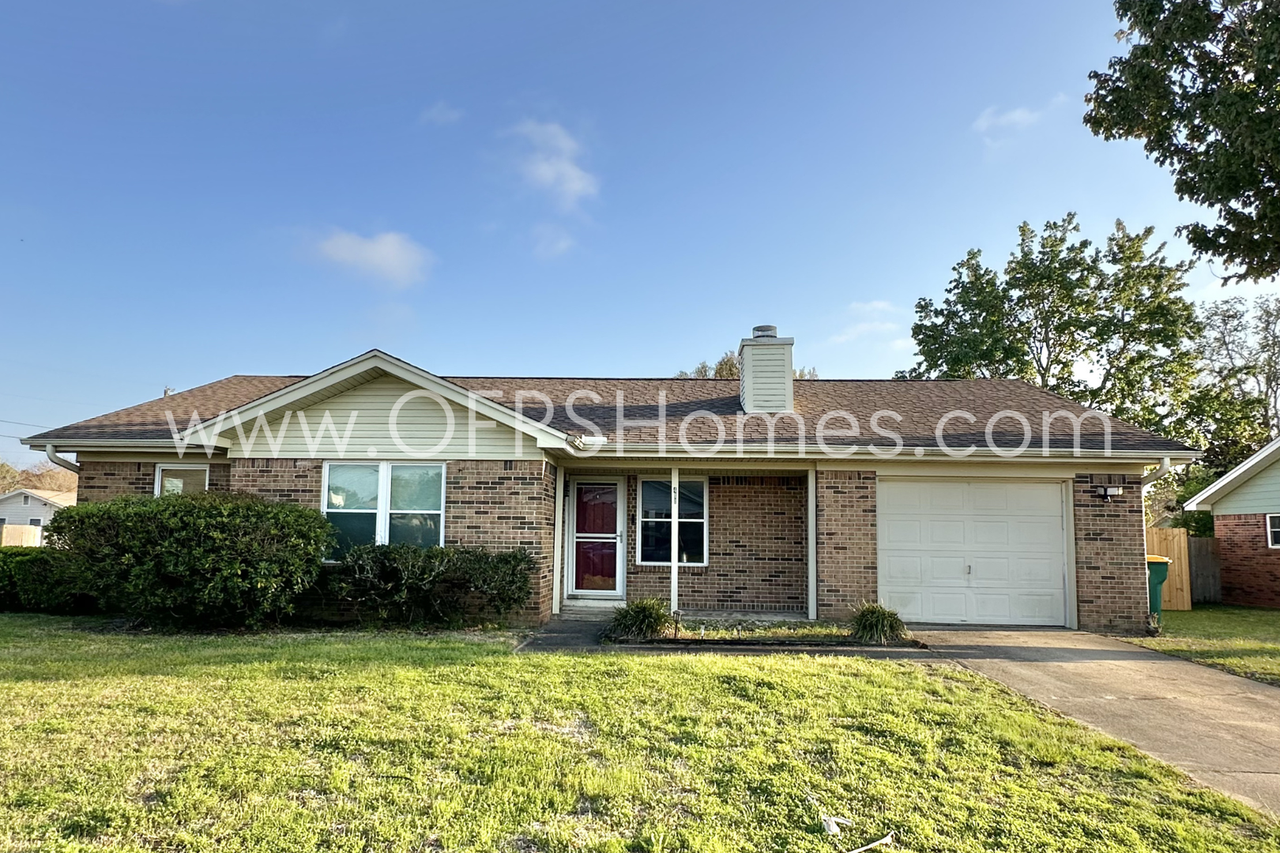 411 Fleetwood Dr - Photo 2 of 24