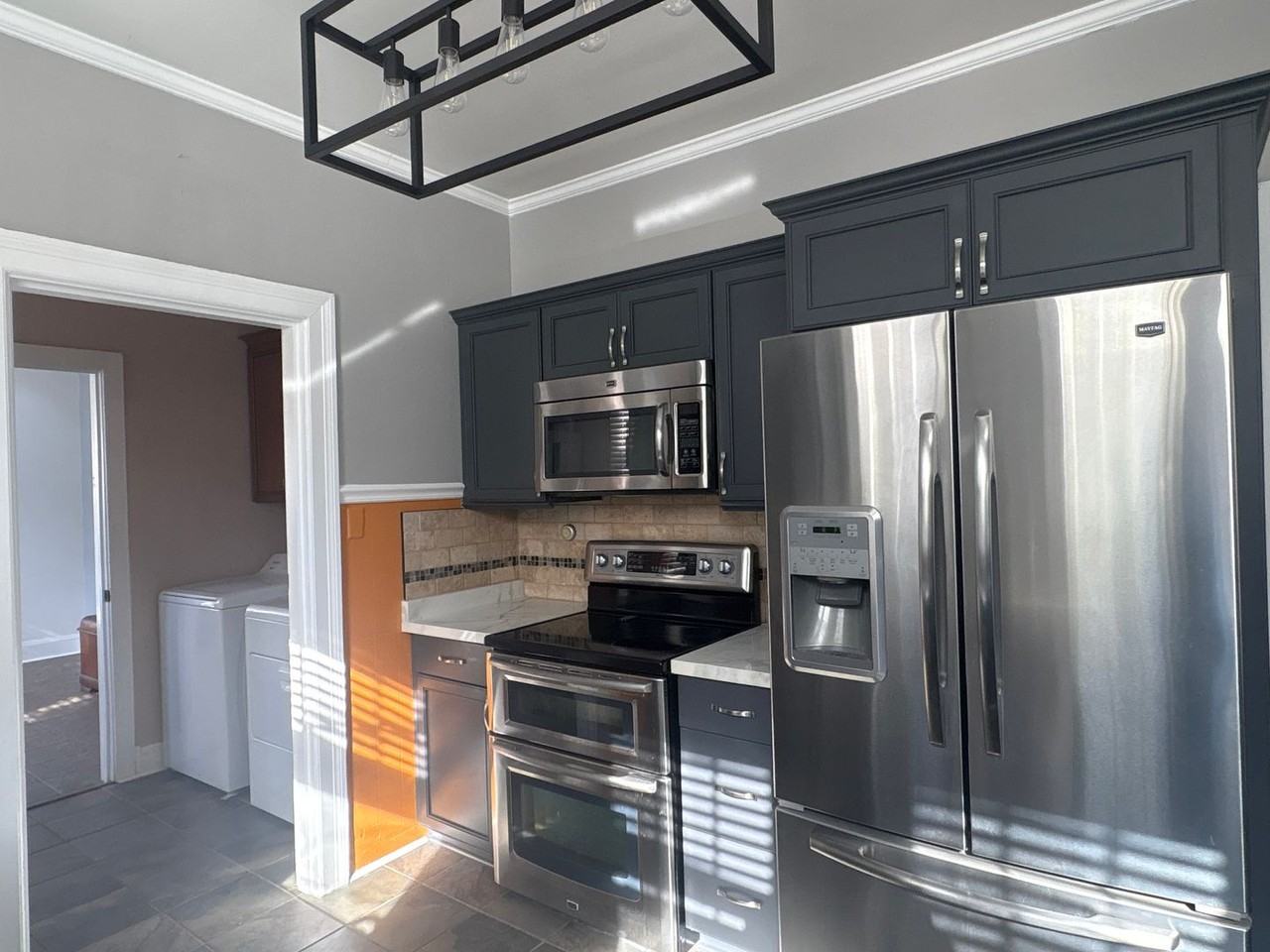 1010 Gale Ln - Photo 7 of 50