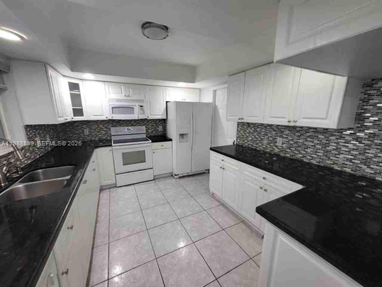 9749 Sw 213th Ter #9749 - Photo 6 of 27