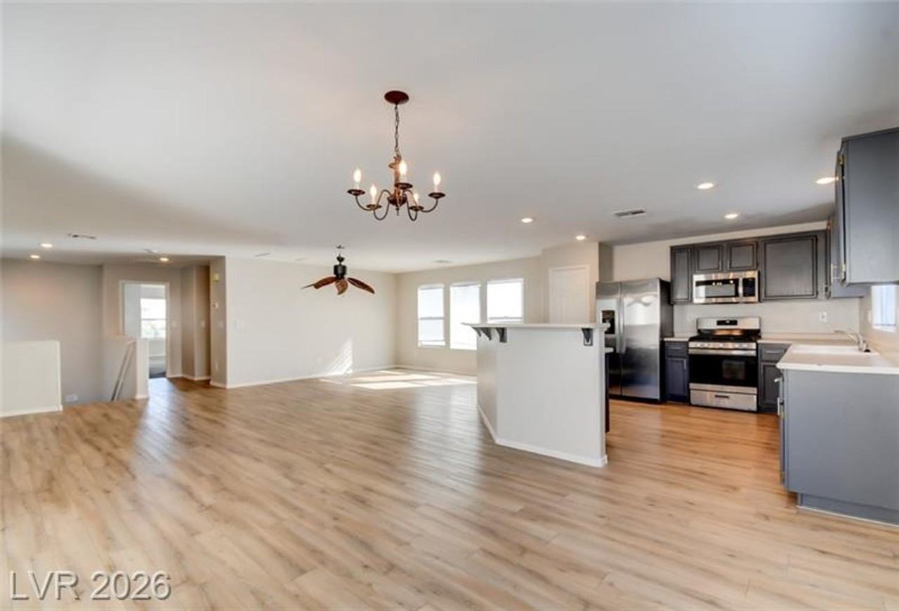 9527 Violet Sunset Ave - Photo 2 of 17