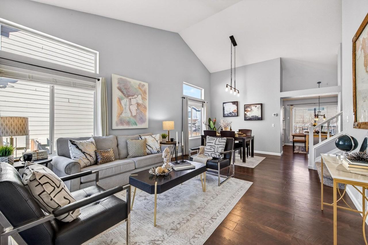 19113 E Molly Ave - Photo 2 of 31