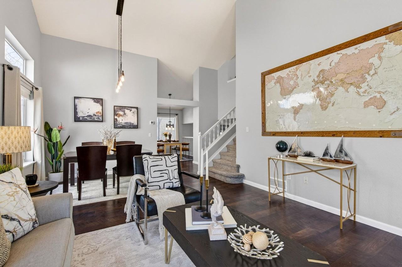 19113 E Molly Ave - Photo 3 of 31