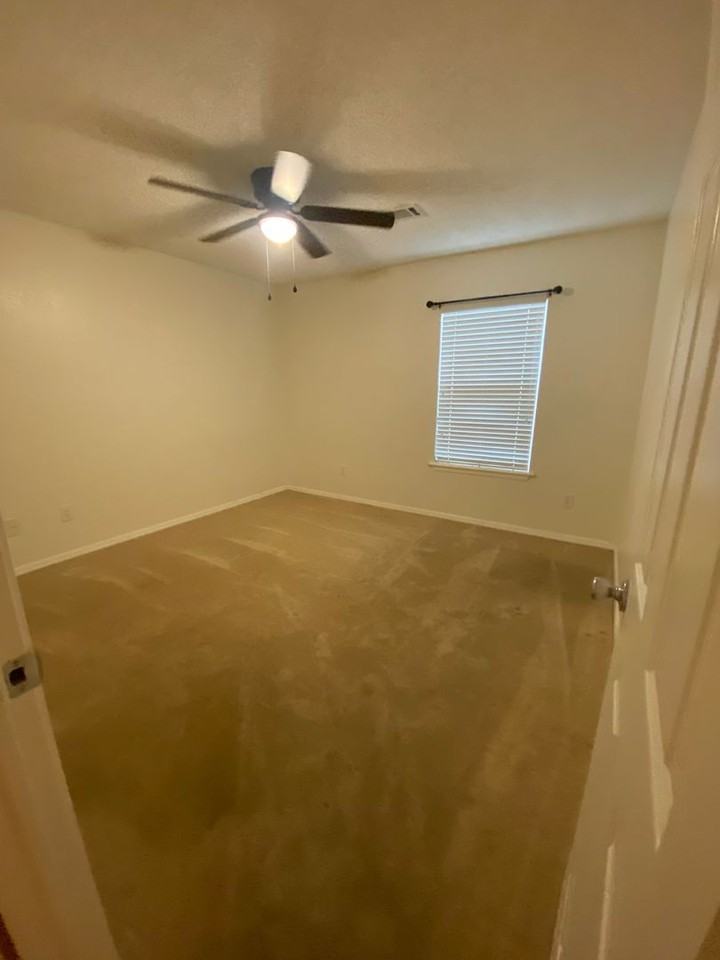 9313 Houston St - Photo 7 of 10