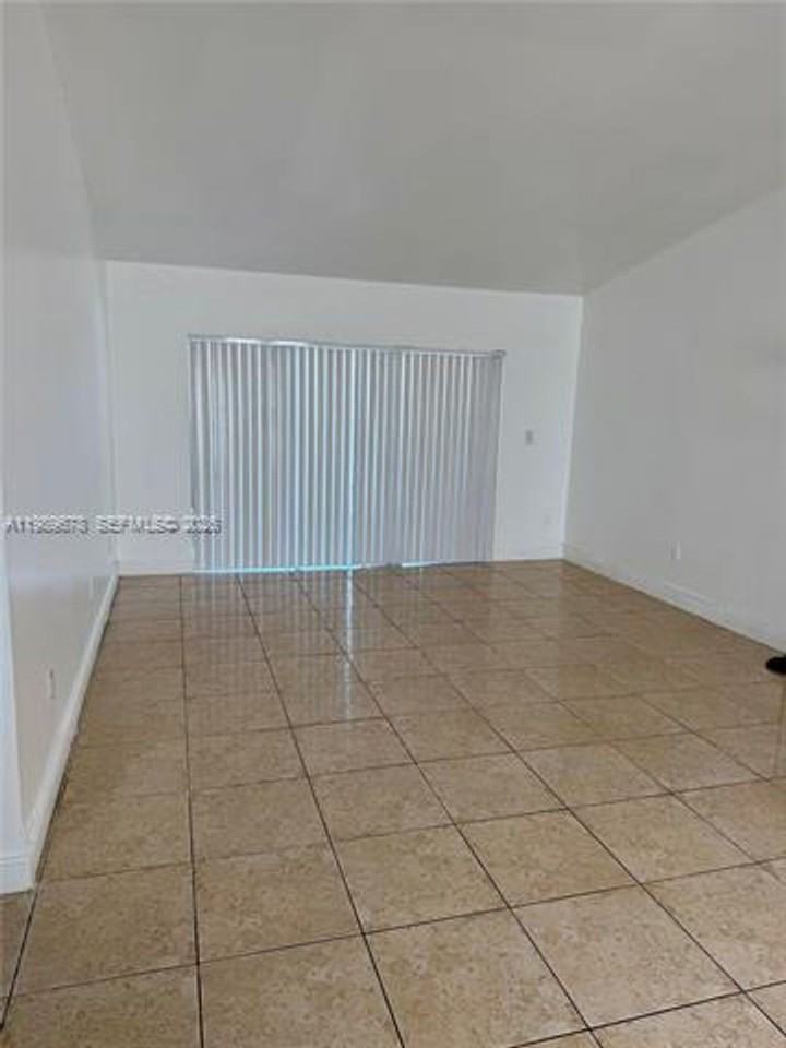 6407 Nw 199th Ln - Photo 2 of 29