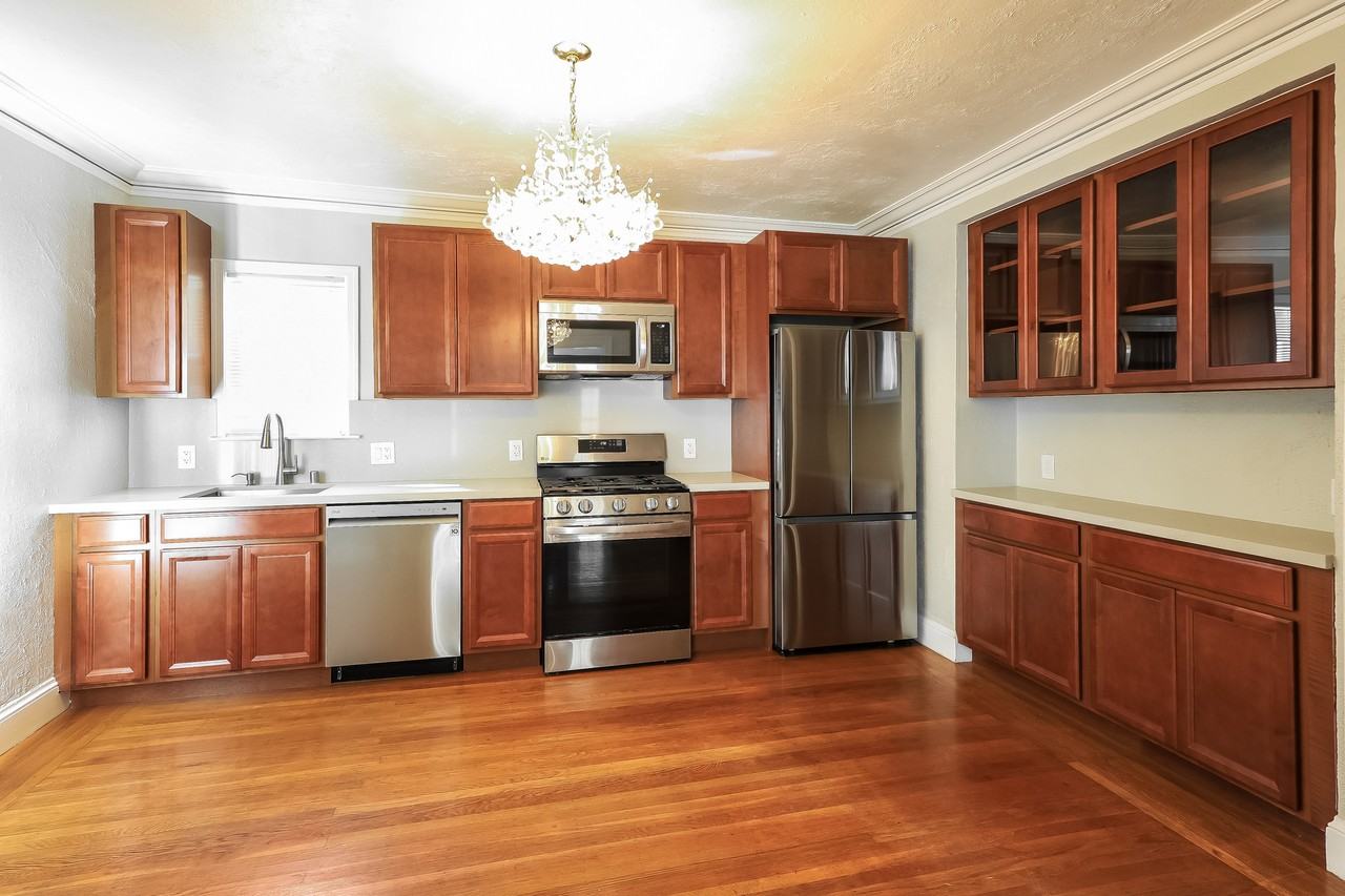 708 Calmar Ave #708 - Photo 5 of 17