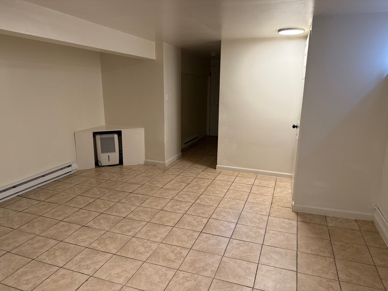 1936 Walnut Street - 3Apt. 2 #3 - Photo 5 of 10