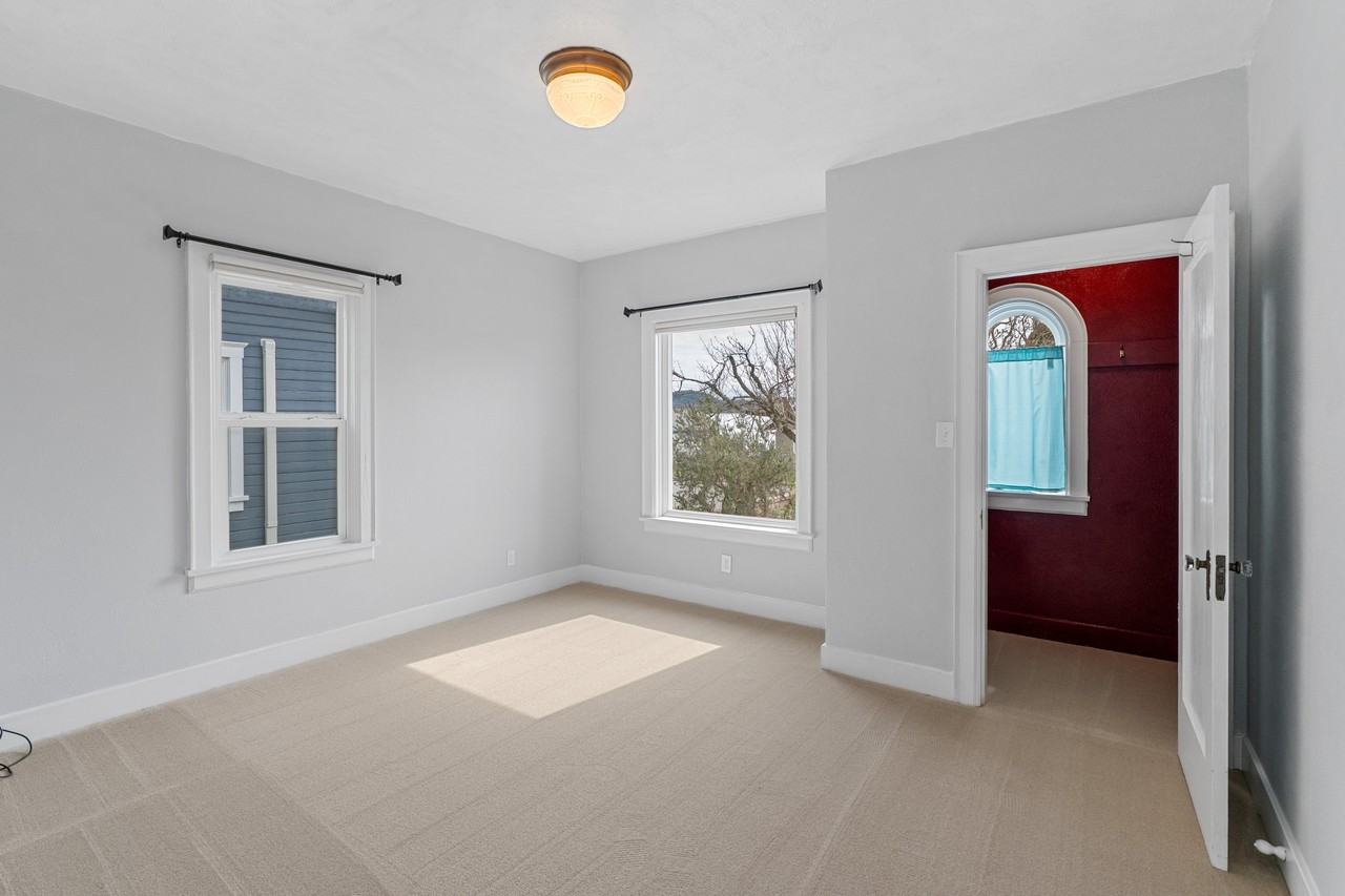 404 E Pioneer Ave #1 - Photo 5 of 29