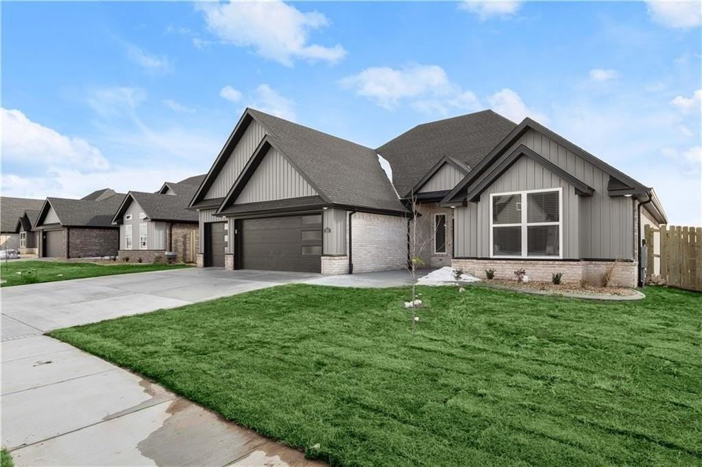 701 Bronco St - Photo 3 of 35