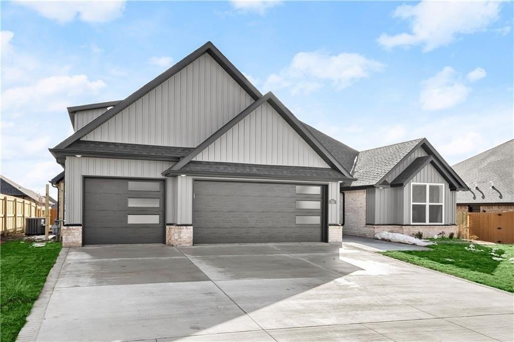 701 Bronco St - Photo 4 of 35