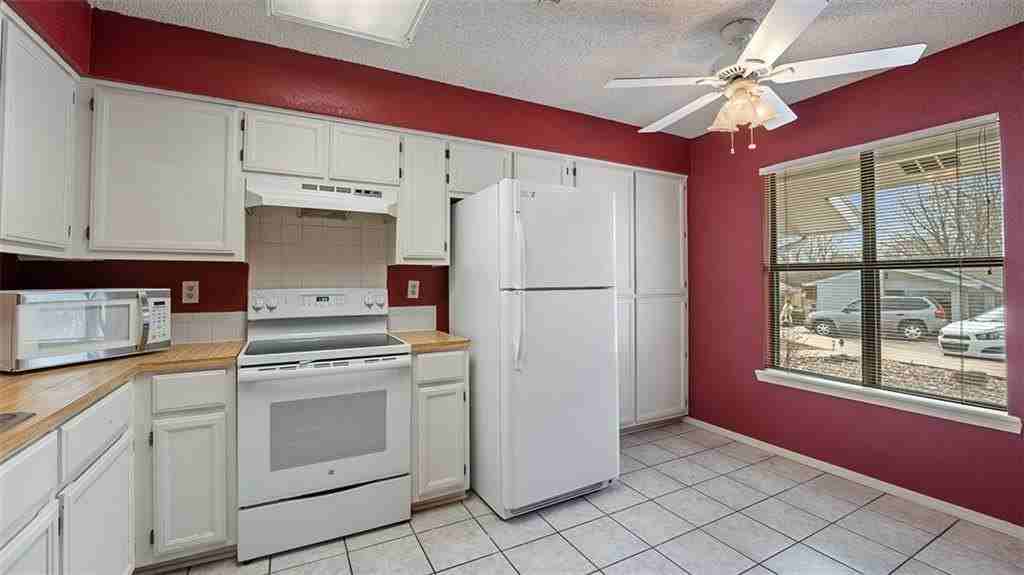 3 Walter Pl - Photo 3 of 16