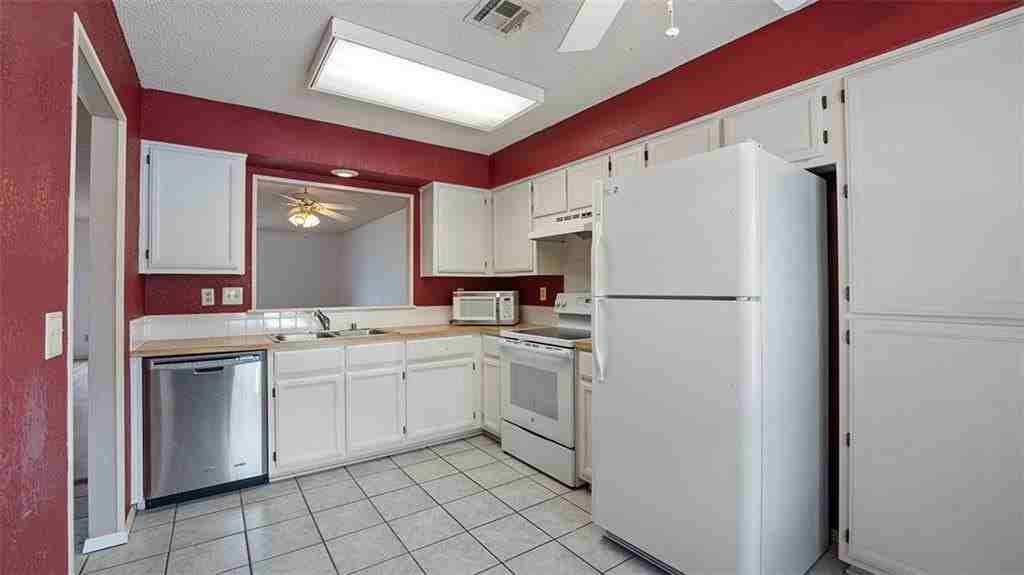 3 Walter Pl - Photo 4 of 16