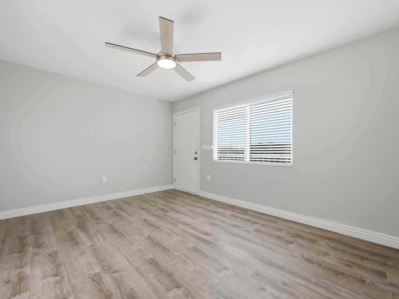 127 S Outpost Rd Apt 4 #4 - Photo 5 of 13