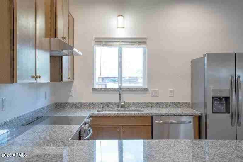 2006 W Madison St #2 - Photo 2 of 21