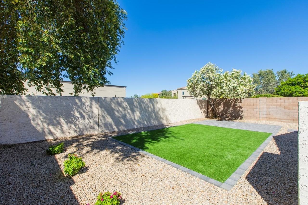 23554 N 73rd Pl - Photo 5 of 31