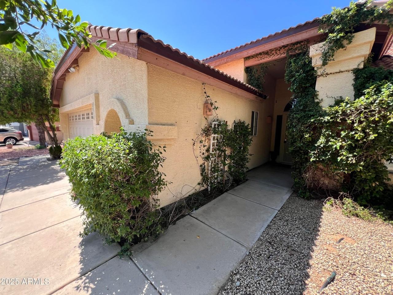 3910 W Soft Wind Dr - Photo 4 of 50