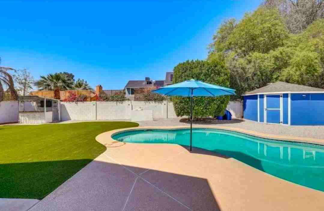 14810 N 50th St - Photo 3 of 30