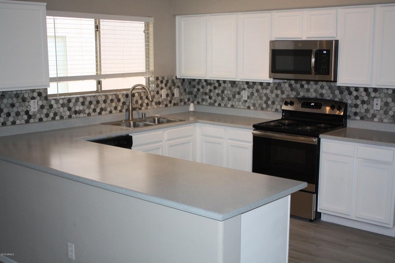 6123 N 135th Dr - Photo 3 of 19