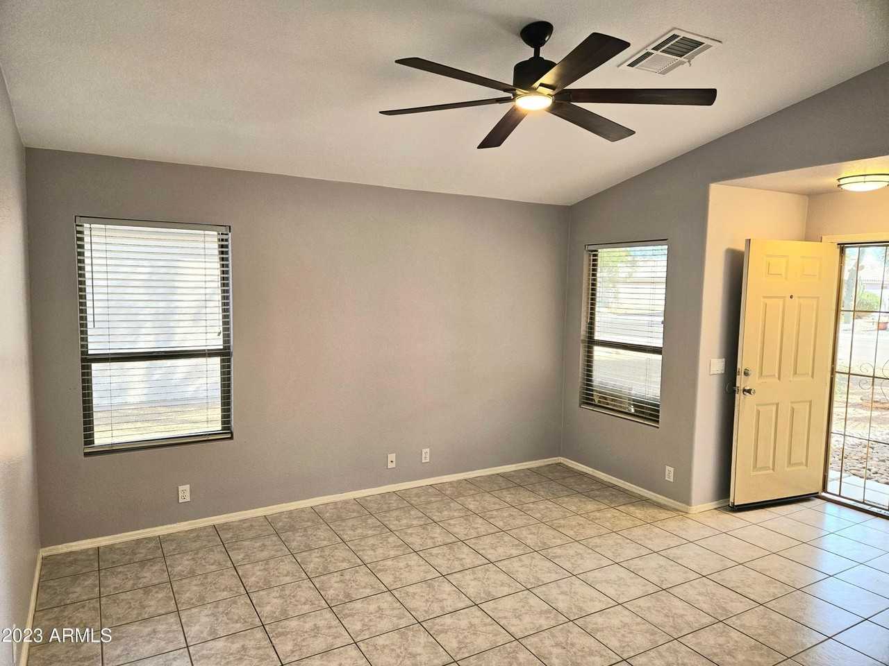 15734 W Young St - Photo 3 of 19