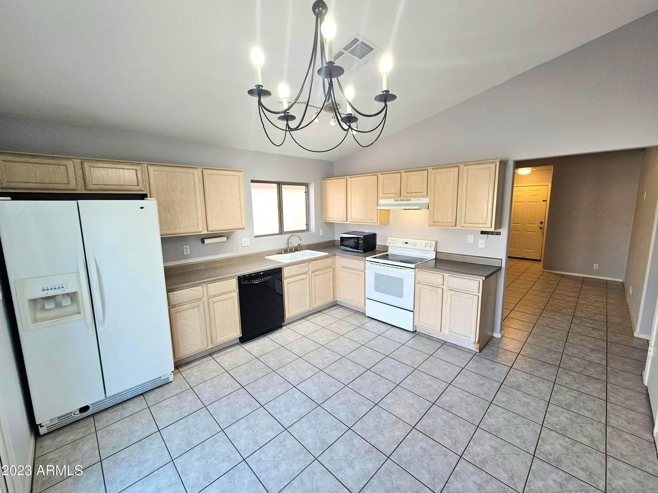 15734 W Young St - Photo 7 of 19