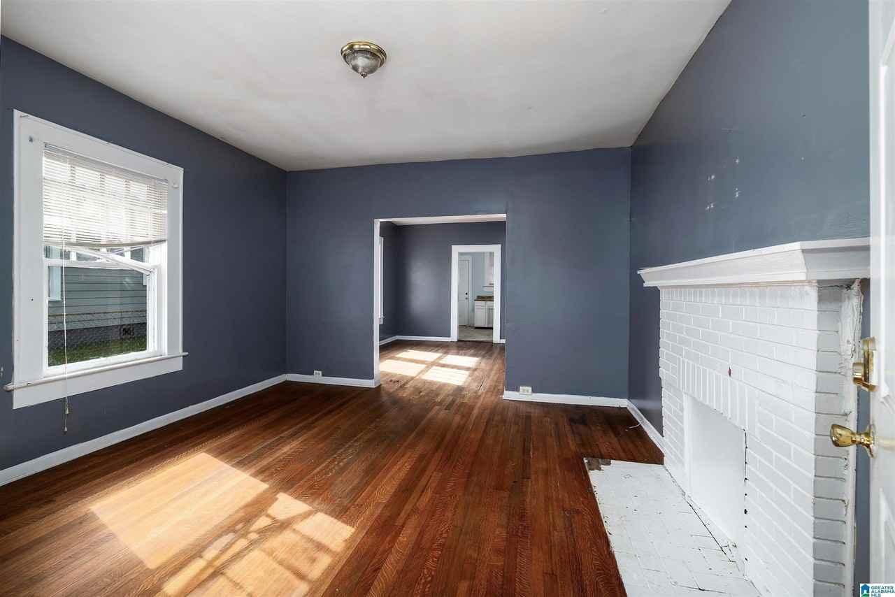 2518 Avenue J - Photo 5 of 16