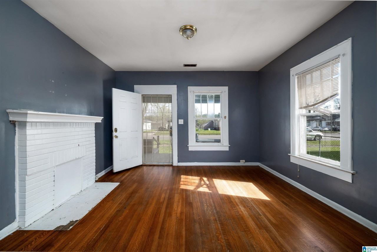 2518 Avenue J - Photo 6 of 16