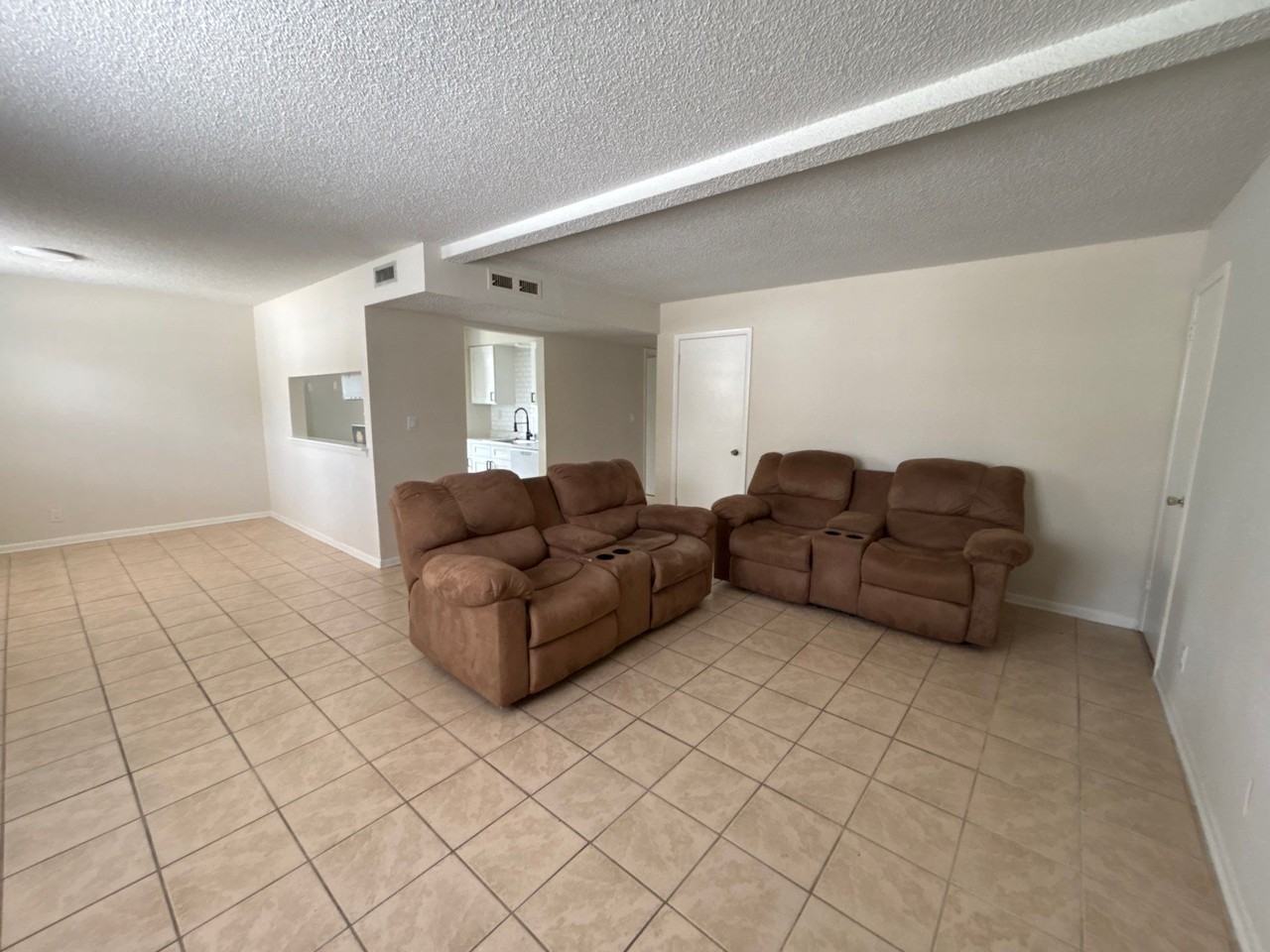 8352 Homeport Ct #1A - Photo 4 of 33