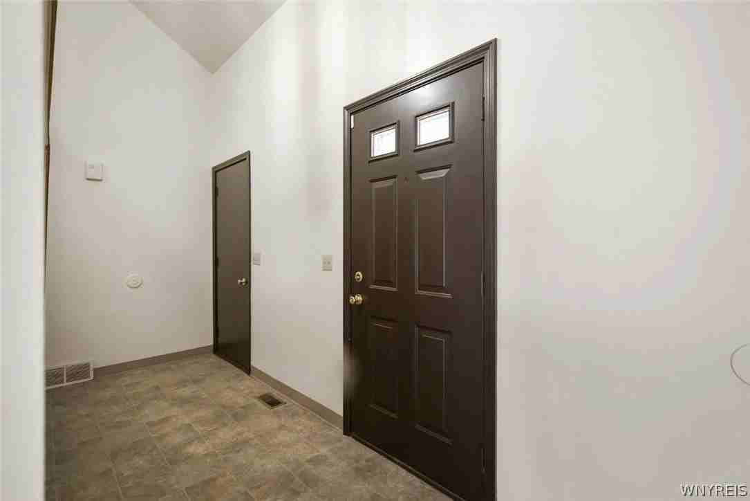 383 S Ellicott Creek Rd - Photo 4 of 14